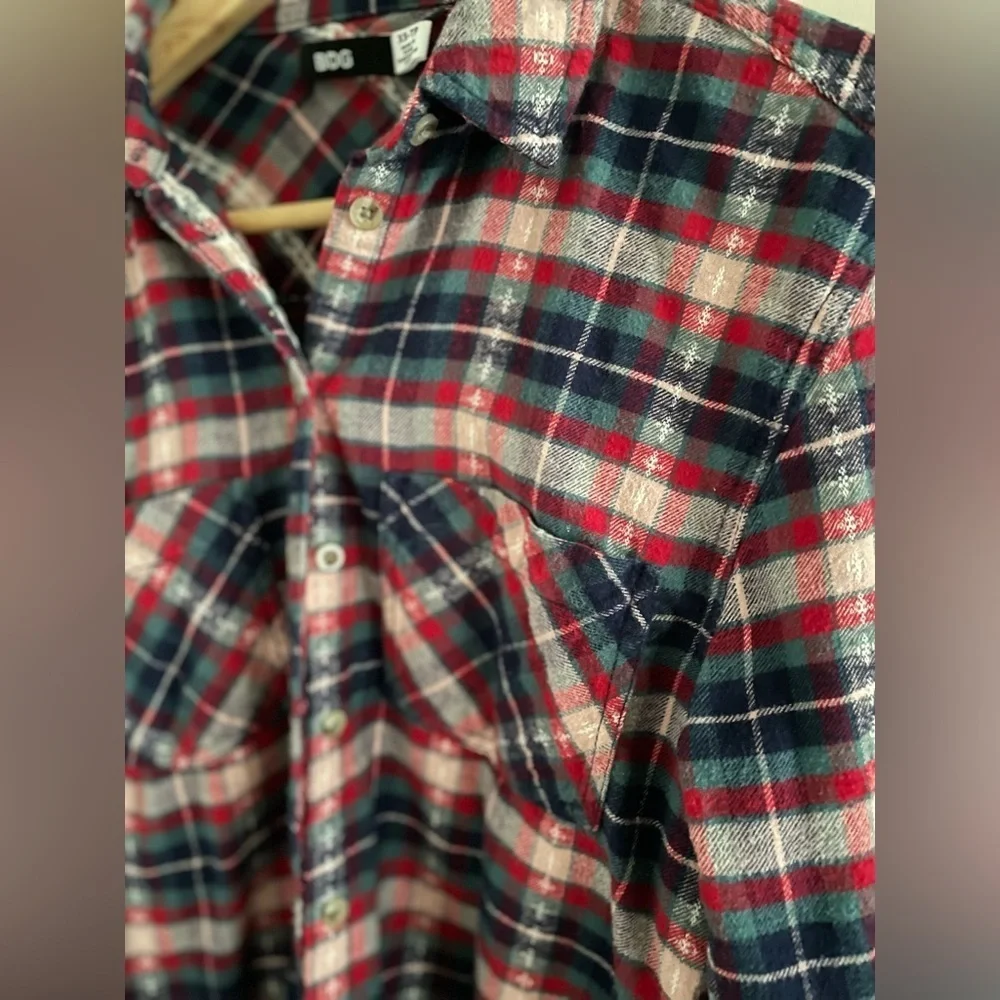 BDG Urban Ourfitters Plaid Button Down - Picture 2 of 6